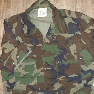 Woodland Camo Pattern * Vintage Long Sleeve, Medium Short, Coat, Combat * EUC *